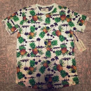 Free Planet Pineapple T-Shirt‎